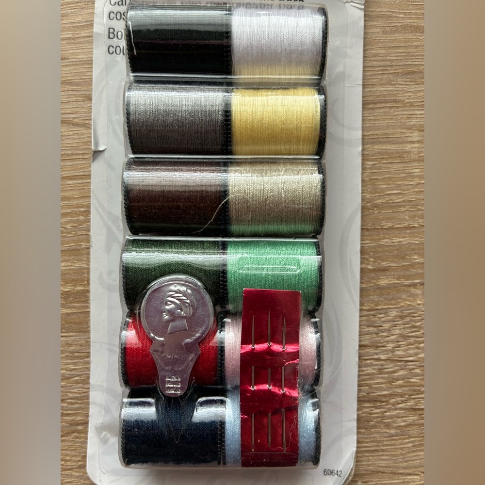 Singer Sewing Kit 🪡🧵🧶 - Picture 2 of 5